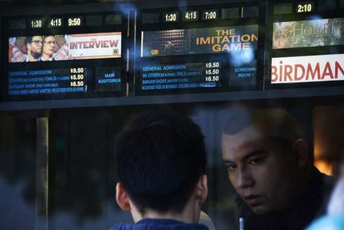 The Interview recaud&oacute; 15 millones de d&oacute;lares en Internet en cuatro d&iacute;as, una cifra modesta, ya que la producci&oacute;n de dicha pel&iacute;cula cost&oacute; 80 millones de d&oacute;lares. (Foto: AFP)