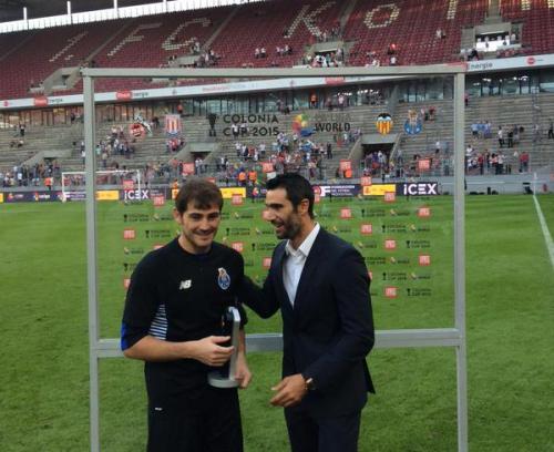 Tras el partido amistoso, Casillas fue declarado el jugador destacado del partido. (Foto: Twitter)