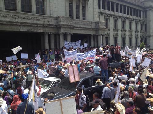 A la manifestaci&oacute;n campesina se han unido los estudiantes landivarianos. (Foto: Pedro Pablo Mijangos/Soy502) 