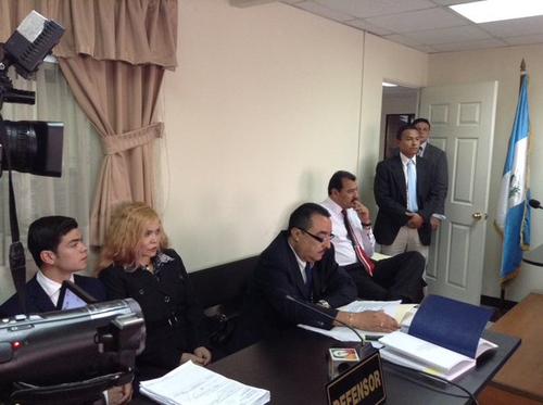 La esposa y el hijo de Rodr&iacute;guez apelaron para que se retire el embargo de la cuentas. 