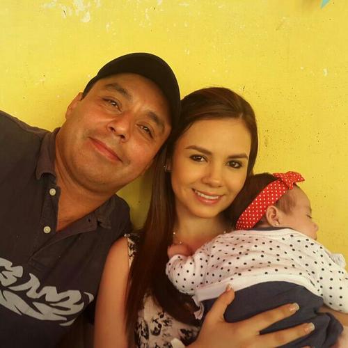 Byron Lima, Alejandra y su hija Daniela. (Foto: Facebook) 