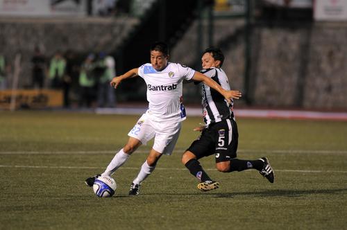 Rigoberto debut&oacute; con los cremas en 1996. Jug&oacute; de lateral, defensa central y volante de recuperaci&oacute;n su posici&oacute;n natural. (Foto: Archivo/Nuestro Diario)