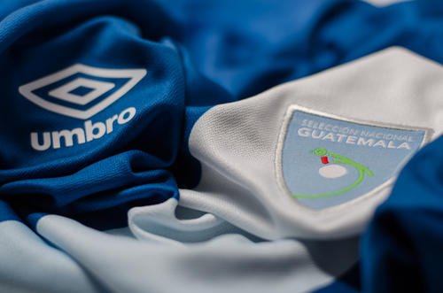 El uniforme azul ser&aacute; utilizado cuando Guatemala juegue de visitante. (Foto: Marcelo Jim&eacute;nez/Soy502)