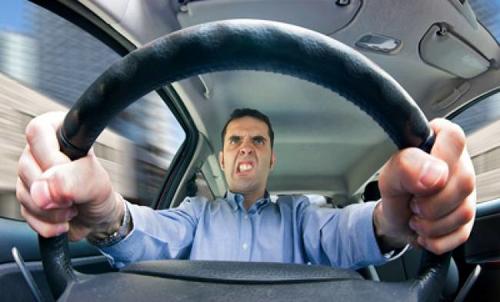 Este es poco comprensible con los dem&aacute;s conductores. Cree que los otros no son lo suficientemente buenos para manejar. (Foto: Google)