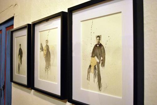 Personajes salidos de la conciencia desfilan en esta muestra. (Foto: Miriam Dard&oacute;n) 