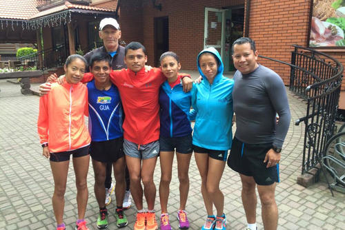 El equipo de marcha nacional que compiti&oacute; en Lituania. 