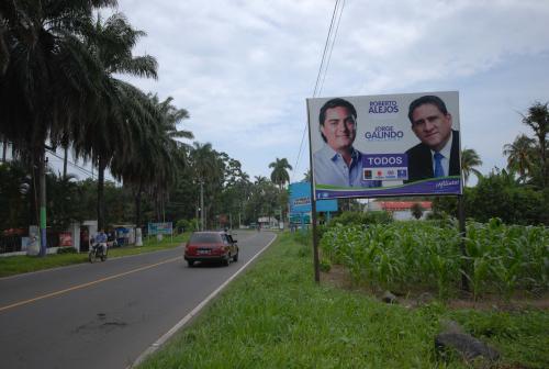 La campa&ntilde;a anticipada ha evidenciado que el poco respeto que existe por la ley en el pa&iacute;s, una situaci&oacute;n que abarca tanto a gobernantes como gobernados (Foto: Soy502) 