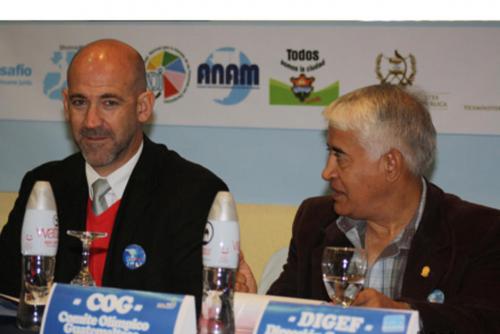 Gerardo Aguirre junto a Sergio Camargo, previo a las primeras votaciones realizadas.