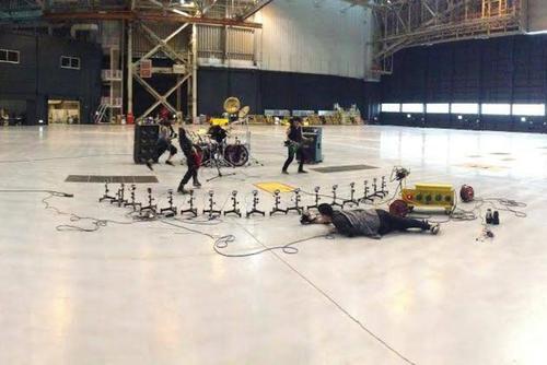 Este es el detrás de cámaras del video de "LOKA". 