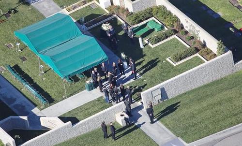 Imagen panor&aacute;mica del sepelio de Paul Walker. (Foto: Quien.com)