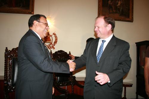 En 2008 la Corte Suprema de Justicia tuvo que realizar 42 sesiones antes de elegir como presidente a Carlos Gilberto Chac&oacute;n Torrebiarte, quien aparece a la derecha. En esa oportunidad, la instituci&oacute;n pas&oacute; ac&eacute;fala casi nueve meses. (Archivo OJ)