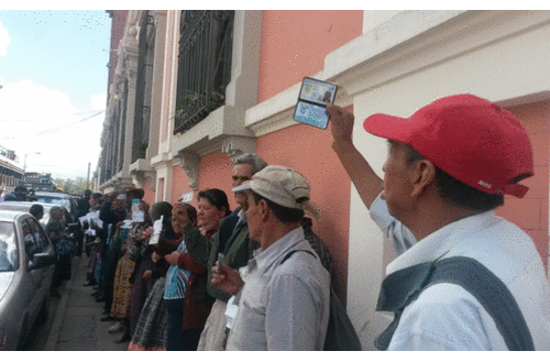 La afiliaci&oacute;n o desafiliaci&oacute;n a los partidos pol&iacute;ticos se realiza en el TSE. 