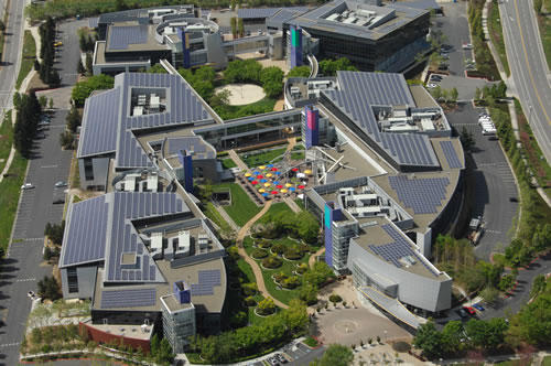 Los paneles solares instalados en los techos de los edificios del campus de Google en sus instalaciones de Montain View, California. (Foto: Google)