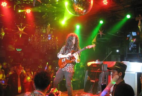 Hedras en Shenzhen, Guangdong, China. (Foto: Hedras Ramos oficial) 