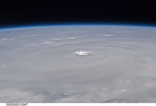 Hurac&aacute;n Earl por NASA&rsquo;s Marshall Space Flight Center en Flickr
