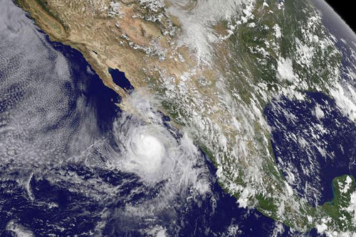 Este s&aacute;bado se confirm&oacute; que el Hurac&aacute;n Norbert subi&oacute; a categor&iacute;a 3 y golpea a M&eacute;xico. (Foto: AFP)