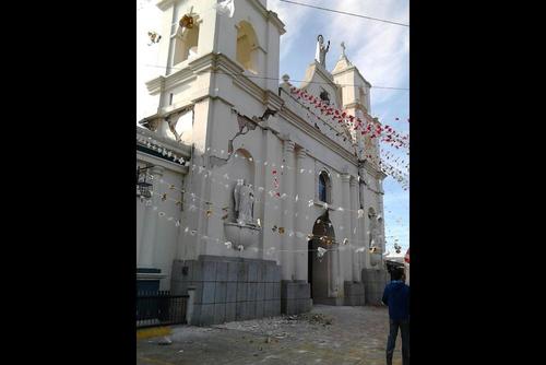 La iglesia de San Pedro Sacatepéquez, San Marcos, quedó dañada en su fachada. (Foto: Archivo) 