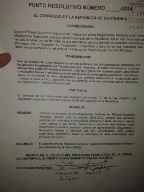 Lider pretende que el Congreso pida la renuncia de Magistrados del TSE