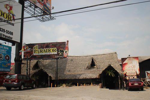 El restaurante El Parador est&aacute; preparado para tener un lleno completo en la fiesta del Cl&aacute;sico de Espa&ntilde;a. (Foto: Fredy Hern&aacute;ndez/Soy502)