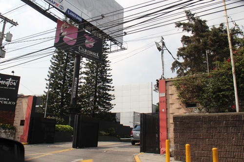 El Club Centro Espa&ntilde;ol se encuentra en el kil&oacute;metro 13.5 Calzada Roosevelt. 