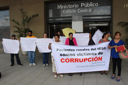 Familiares y pacientes renales denunciaron a Pisa ante el MP. (Foto Archivo/Soy502)