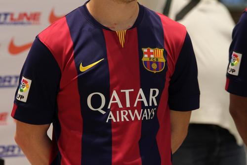 La nueva camiseta Nike del FC Barcelona ya est&aacute; a la venta en Guatemala en Sport Line Am&eacute;rica. (Foto: Luis Barrios/Soy502)