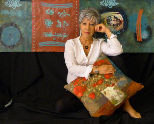 La exposici&oacute;n y venta de arte contempor&aacute;neo &ldquo;Del Arte al Ni&ntilde;o&rdquo;  rendir&aacute; homenaje a la artista guatemalteca Irene Carlos.  
