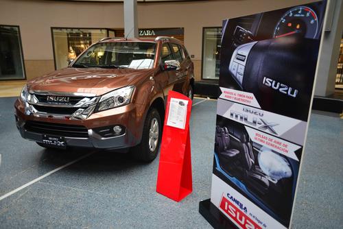 La potencia se env&iacute;a a las ruedas traseras o ambos ejes ya sea a trav&eacute;s de una caja de cambios manuales de cinco velocidades o una transmisi&oacute;n electr&oacute;nicamente controlada de cinco velocidades con cambios secuenciales y brake shift lock. (Foto: Jes&uacute;s Alfonso/Soy502)