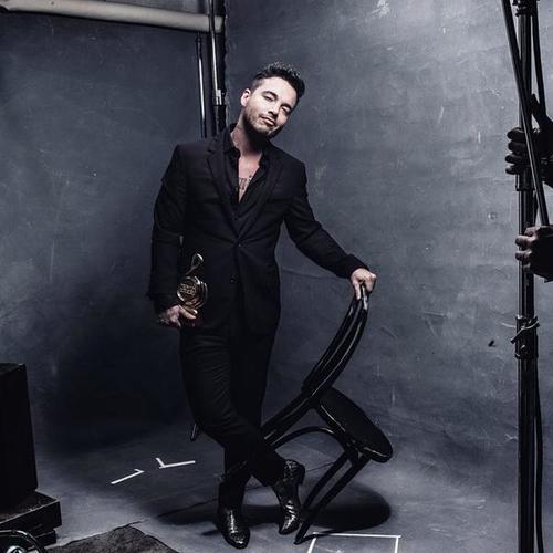 JBalvin sorprendió con el premio a "Mejor artista urbano". (Foto: Twitter/Universal) 