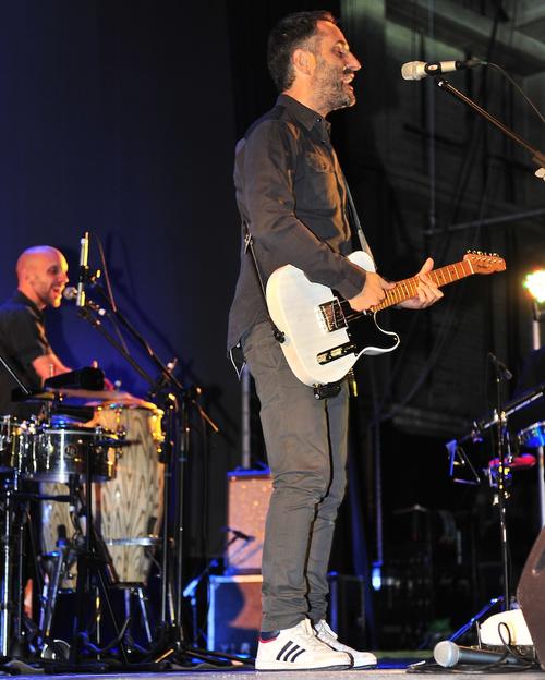 Jorge Drexler interpret&oacute; "Soledad" junto a la guatemalteca Gaby Moreno. (Foto: Abel Lima/Nuestro Diario) 