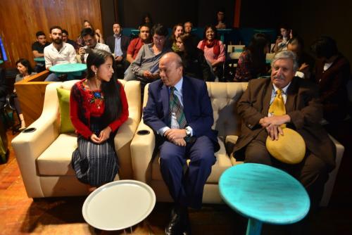 La actriz Mar&iacute;a Mercedes Coroy, madrina del proyecto, junto al ministro de Cultura y Deportes, Jos&eacute; Luis Chea Urruela, y el viceministro de Cultura, Maximiliano Araujo. (Foto: Jes&uacute;s Alfonso/Soy502)