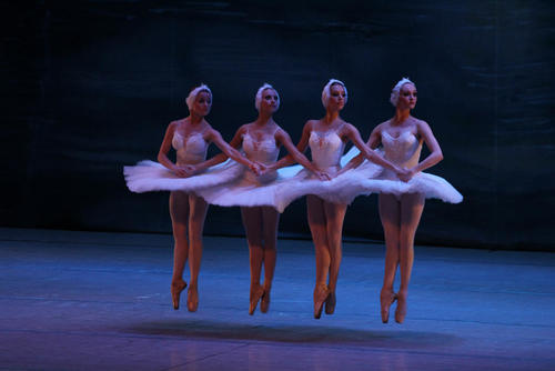 "El Russian Classical Ballet" dej&oacute; un buen sabor de boca a los asistentes del Centro Cultural Miguel &Aacute;ngel Asturias. (Foto: Alexis Batres/Soy502) 