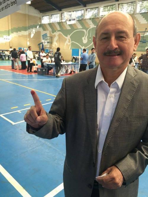El maestro de la marimba en Guatemala, Lester Godinez emitió su voto. (Foto: Lester Godinez) 