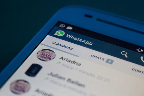 Permite usar y enviar mensajes de texto por WhatsApp, Facebook Messenger o Skype, sin tocar el m&oacute;vil. (Foto: www.googlelizados.com)