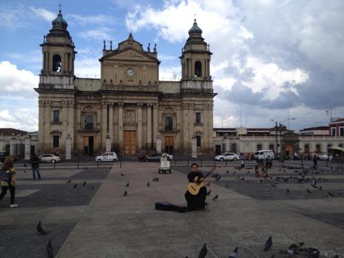 Diversos escenarios de la ciudad fueron utilizados para este video. (Foto: Luis Juarez Quixtan oficial) 