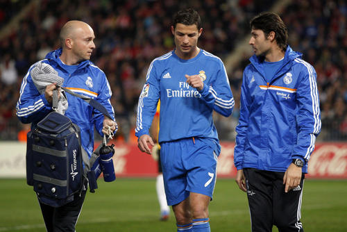 El delantero luso se march&oacute; con una lesi&oacute;n muscular y est&aacute; a la espera de lo que digan los m&eacute;dicos del Real Madrid.