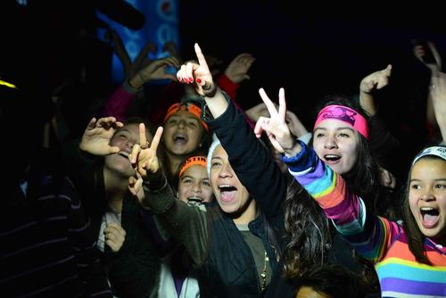 Las "Mahomies" no se perdieron el primer show de Austin en Guatemala. (Foto: Jesús Alfonso/Soy502) 