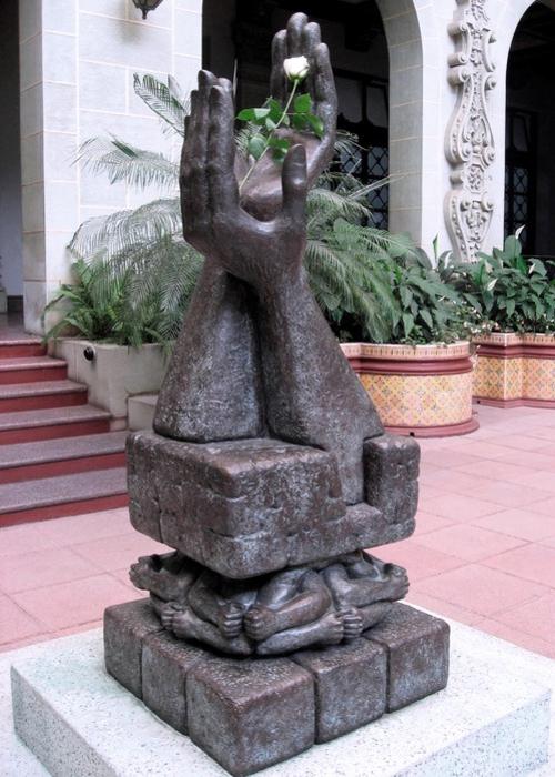 La Rosa de la Paz será cambiada por Ana Botella, alcaldesa de Madrid. (Foto: geografiadegracia.com)