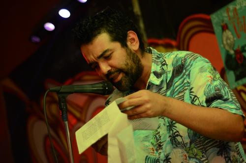 El poeta y artista visual Alejandro Marr&eacute; comparti&oacute; sus textos. (Foto: Selene Mej&iacute;a/Soy502) 