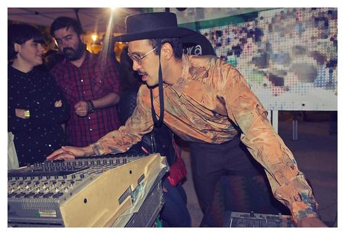 El guatemalteco Meneo es uno de los músicos más influyentes en la escena española. (Foto: MENEO oficial) 