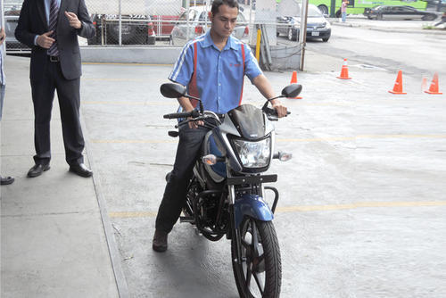 Hero ofrece talleres especializados con las mejores herramientas y equipo. Además, tiene un gran stock de repuestos originales, a precios accesibles.