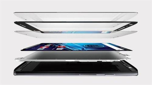Una pantalla formada por cinco capas especiales, para hacerla m&aacute;s resistente a golpes y roturas promete Motorola para el Moto X Force.