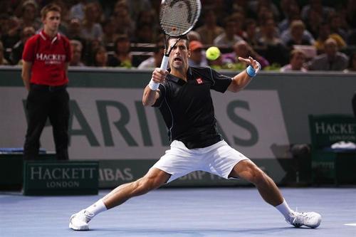 Djokovic encaden&oacute; tres juegos que le dieron el partido. (EFE) 
