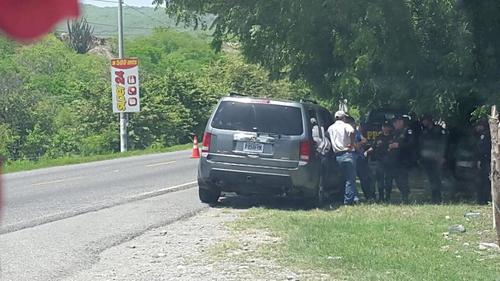 El operativo se realizaba a veh&iacute;culos sospechosos en la ruta al Atl&aacute;ntico.  (Foto: PNC) 