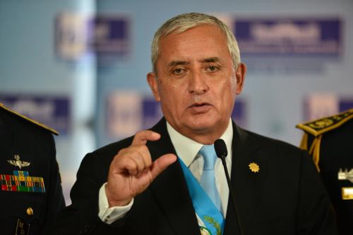 Al finalizar la celebraci&oacute;n del D&iacute;a del Ej&eacute;rcito, el mandatario explic&oacute; porqu&eacute; hab&iacute;a presentado un amparo en contra del antejuicio en su contra. (Foto: Wilder L&oacute;pez/Soy502)