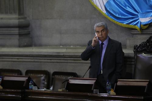 El presidente del Congreso, Luis Rabb&eacute;, se&ntilde;al&oacute; que procede denunciar a los diputados porque presentan excusas. (Foto: Alexis Batres/Soy502)