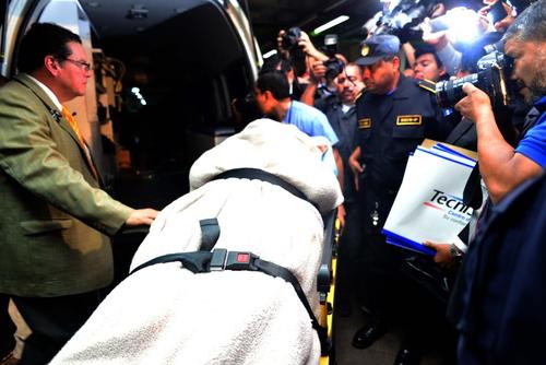 Efra&iacute;n R&iacute;os Montt lleg&oacute; en camilla a la &uacute;ltima audiencia a la que fue citado para retomar el juicio. (Foto Archivo/Soy502)