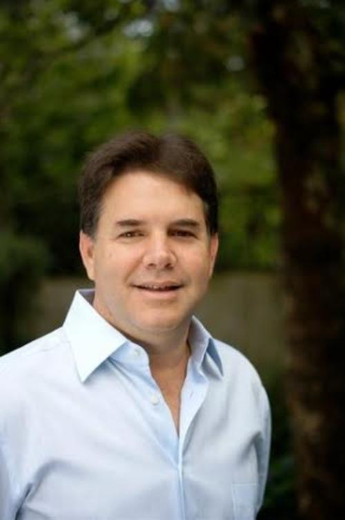 Es el candidato a la vicepresidencia por el partido UCN junto a Mario Estrada.  (Foto: Guatemala Elecciones)