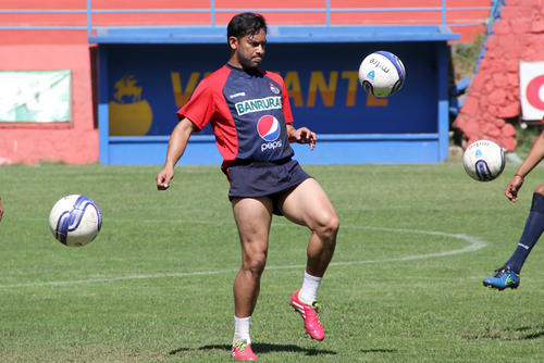 El "Pescado" inició el 21 de febrero de 2014 los entrenos con Municipal, donde prometió llevar al Club al Campeonato. (Foto: Luis Barrios/Soy502)