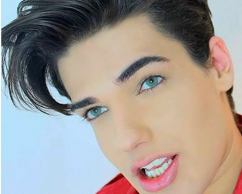 El Ken brasile&ntilde;o cobra entre 6 mil y 10 mil libras esterlinas por asistir a fiestas VIP en Brasil.  (Foto: Instagram)